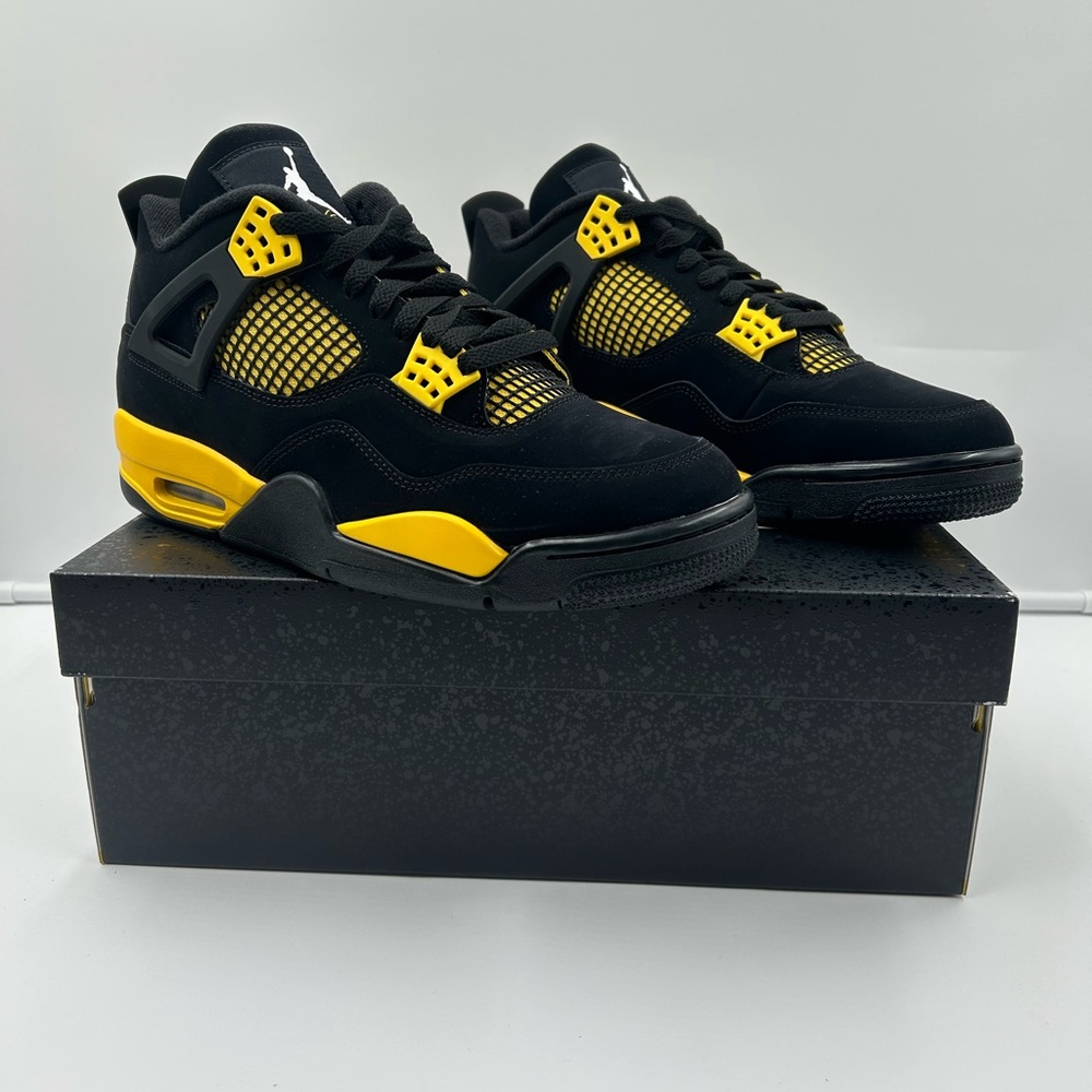 2023 retro 4 thunder